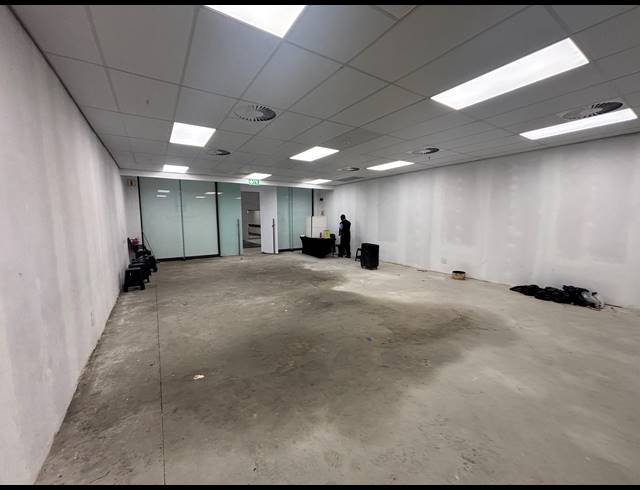 87M² RETAIL TO LET IN SOMERSET WEST MALL TRIANGLE